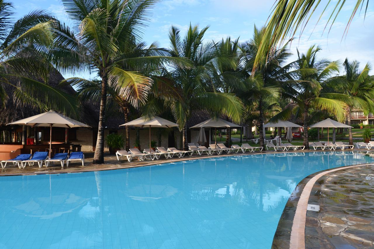 Baobab Beach Resort & Spa Diani Beach Exterior photo